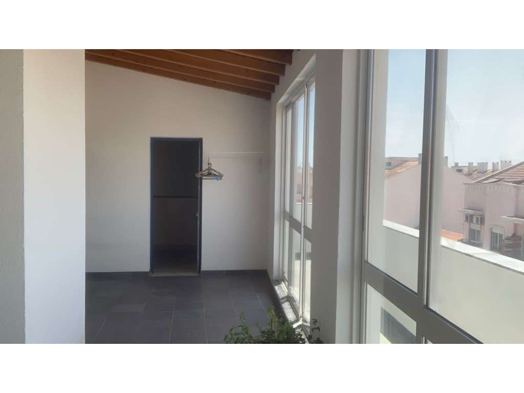 T3 Duplex com Garagem box, Terraços, Suite - Seminovo-45