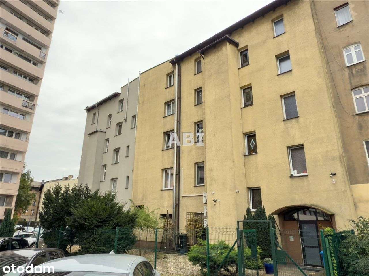 Kamienica po remoncie w centrum Chorzowa-1