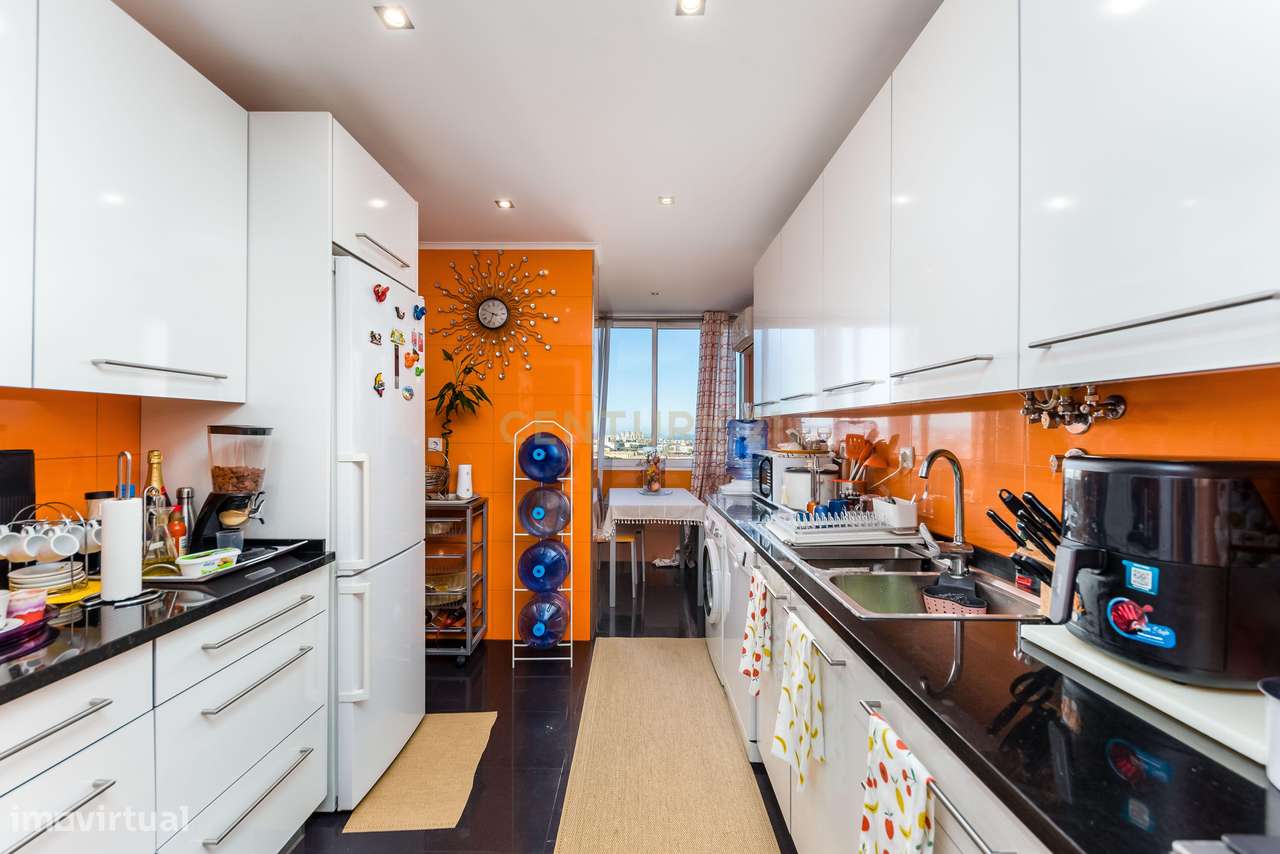 T3 no Areeiro | Vista desafogada, luz natural e localização central - Grande imagem: 4/21