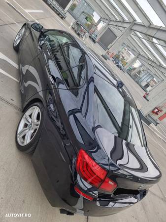 BMW Seria 5 520d xDrive - 9