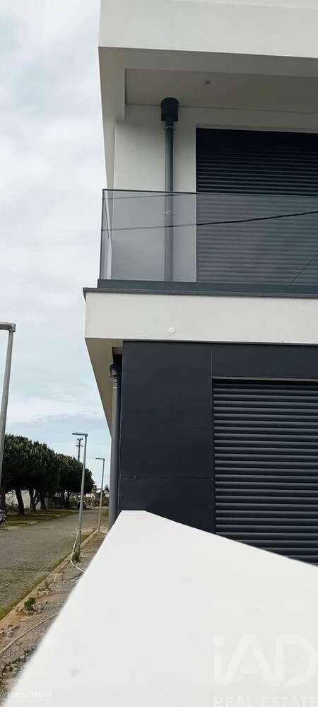 Casa / Villa T4 em Anta E Guetim de 222,00 m2 - Grande imagem: 2/16