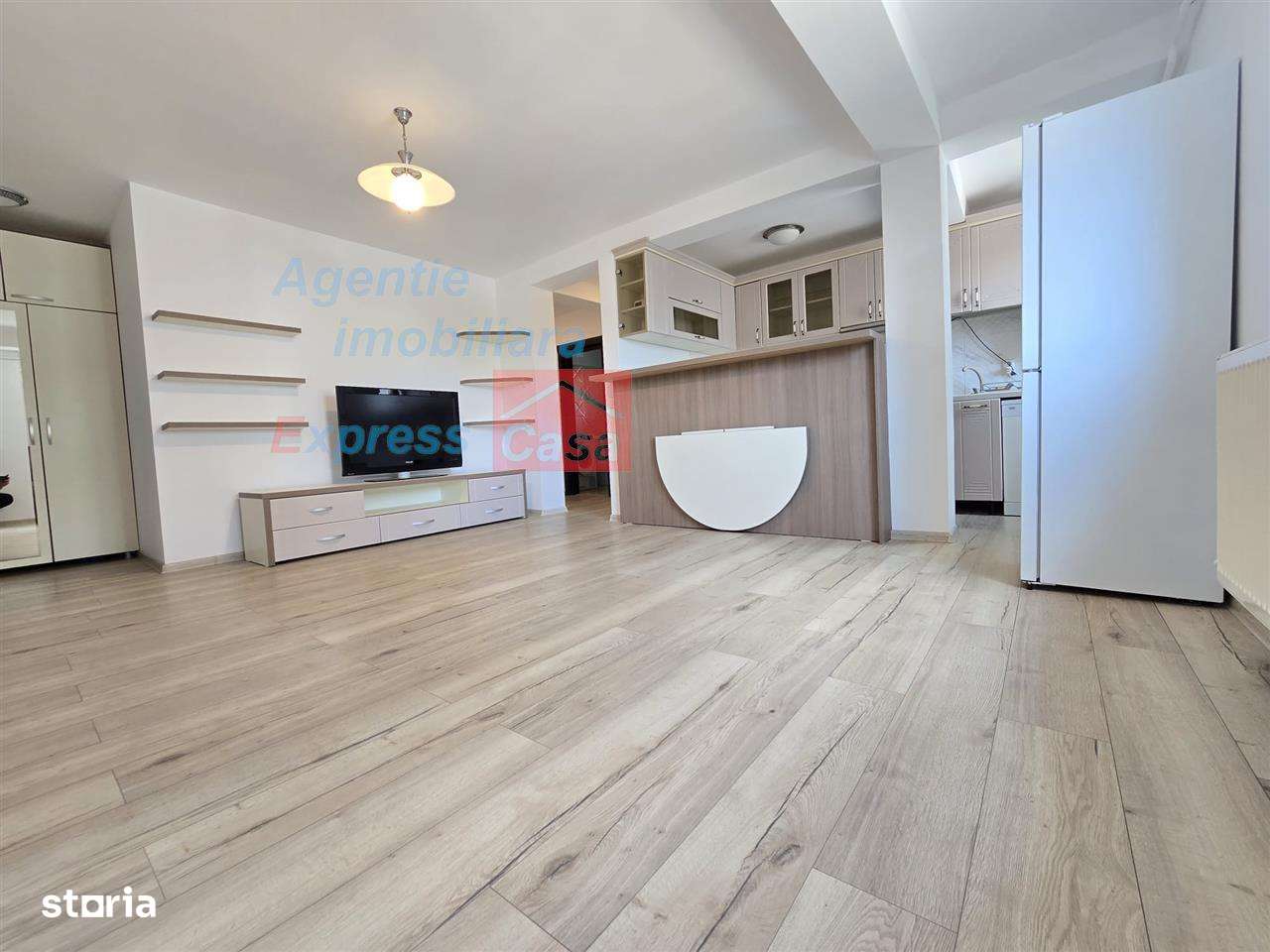 Super oferta! Apartament 3 camere, etaj 1, zona Palas Mall-6