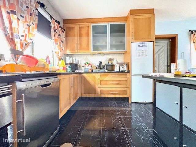 Moradia T4 com espaço exterior em Válega-14