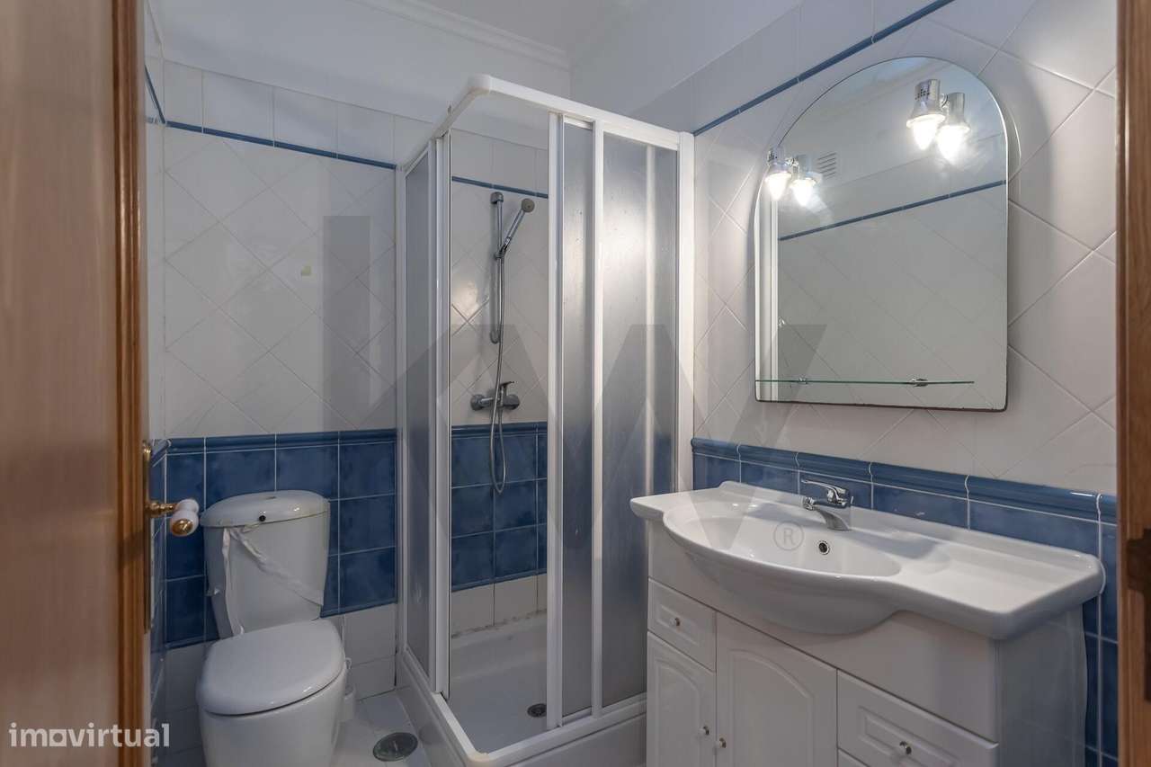 Apartamento T2 Espaçoso com Garagem e Arrecadação – Quinta das Amoreir-21