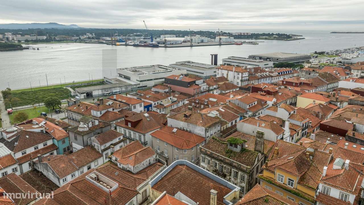 Apartamento T1 Duplex no Centro Histórico de Viana do Castelo - Grande imagem: 3/24