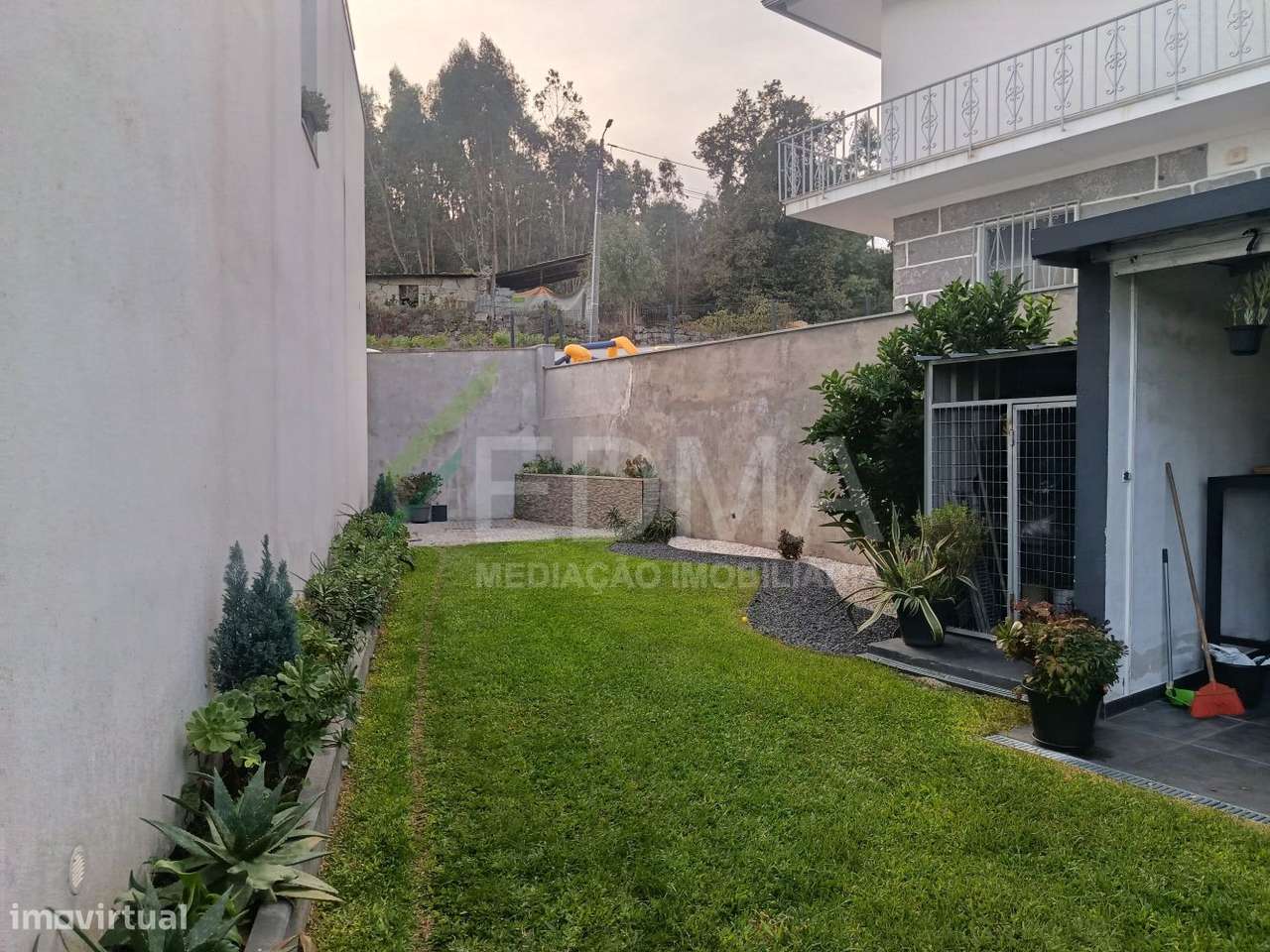 Moradia T3 com Piscina-2