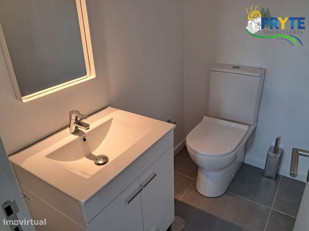 Moradia de tipologia T3 situada perto da Vila da Sertã-17