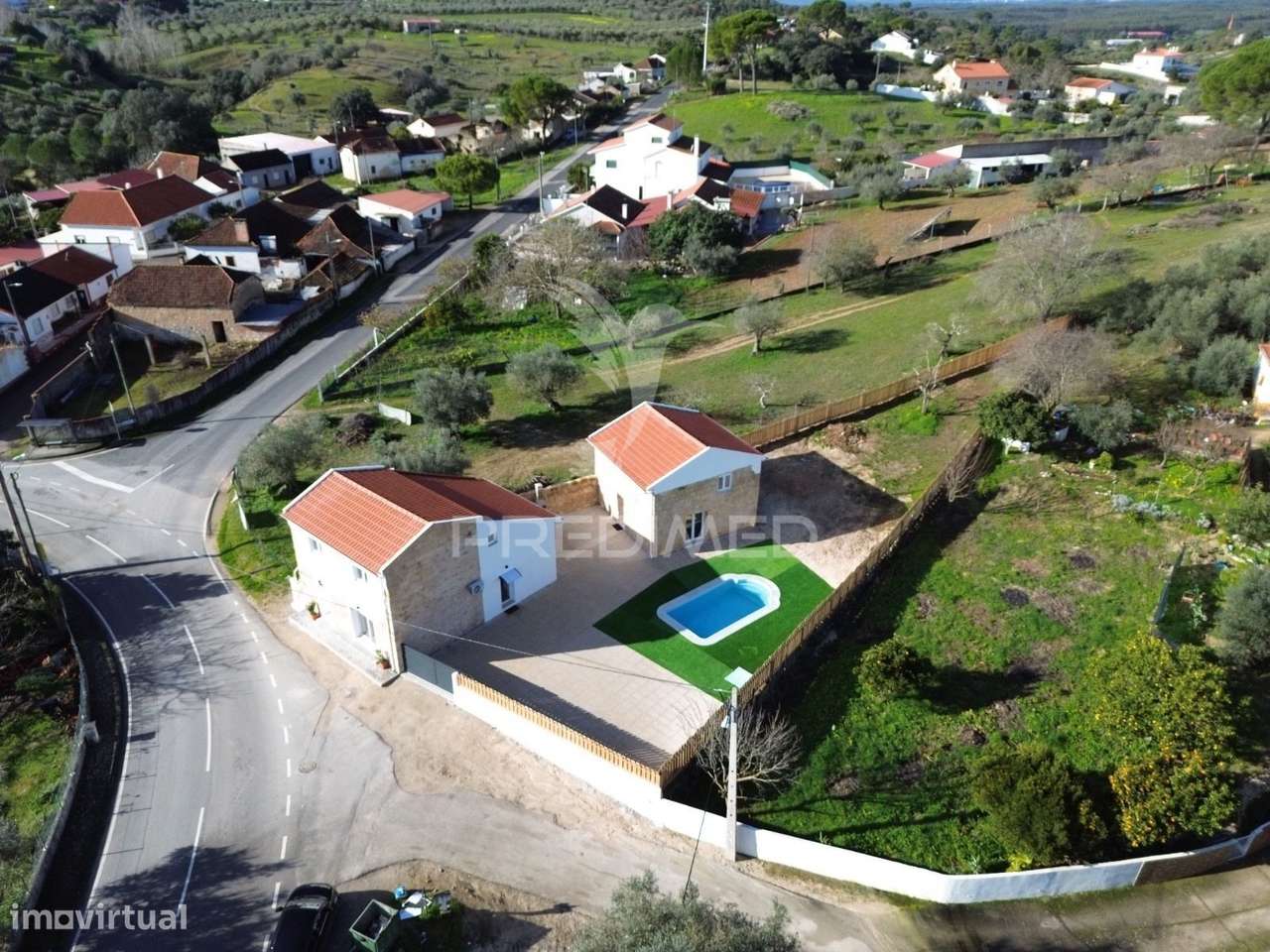 Moradia T3 Nova de Estilo Rústico-Contemporâneo com Anexo, Piscina... - Grande imagem: 5/40