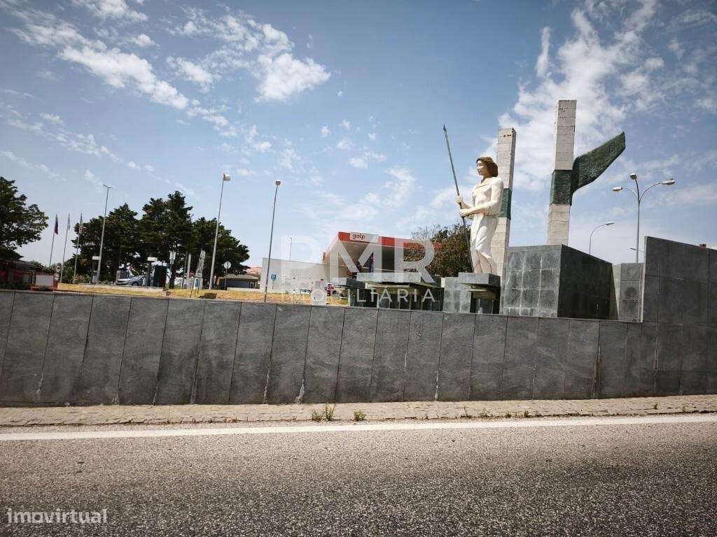 Trespasse de Estabelecimento Comercial em Queijas-19