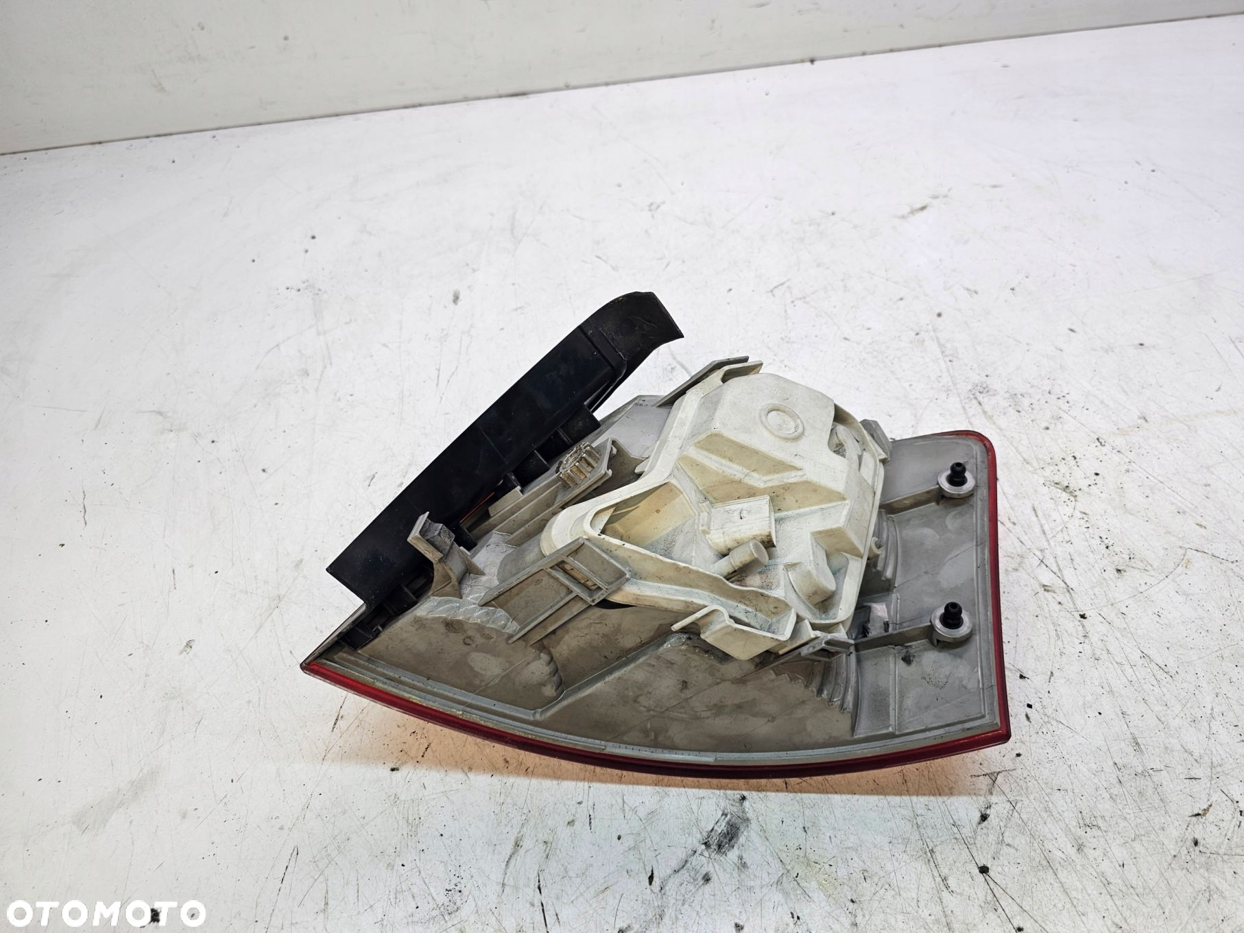 LAMPA LEWY TYŁ W BŁOTNIK AUDI A4 B7 AVANT 8E9945095E - 7