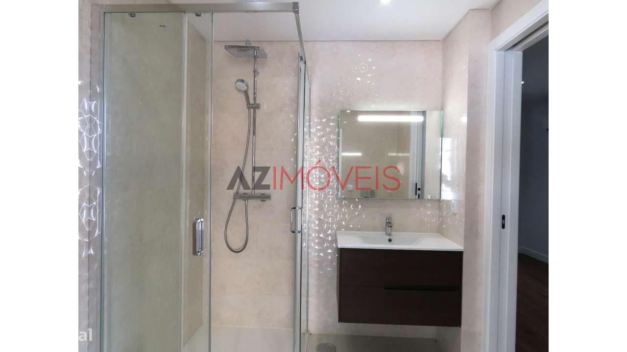 MORADIA NOVA  T3 NO CENTRO DE LEIRIA-21