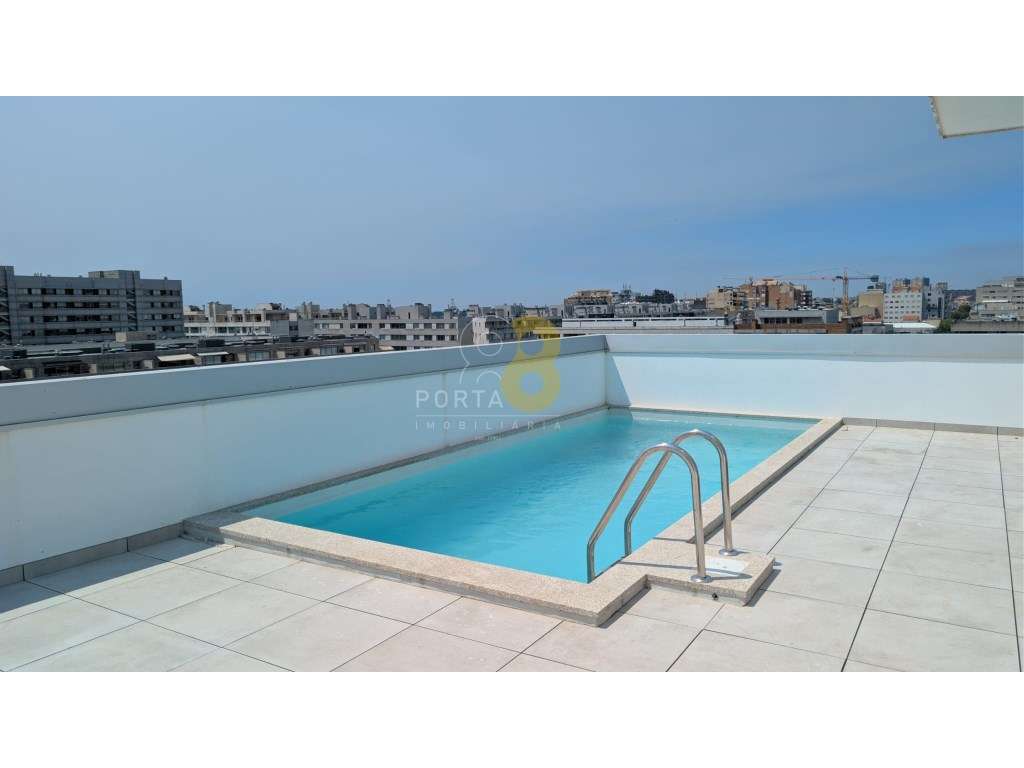 T2 Exclusivo com Terraço de 80 m² | 2 Suites | Piscina e Garagem Box-22