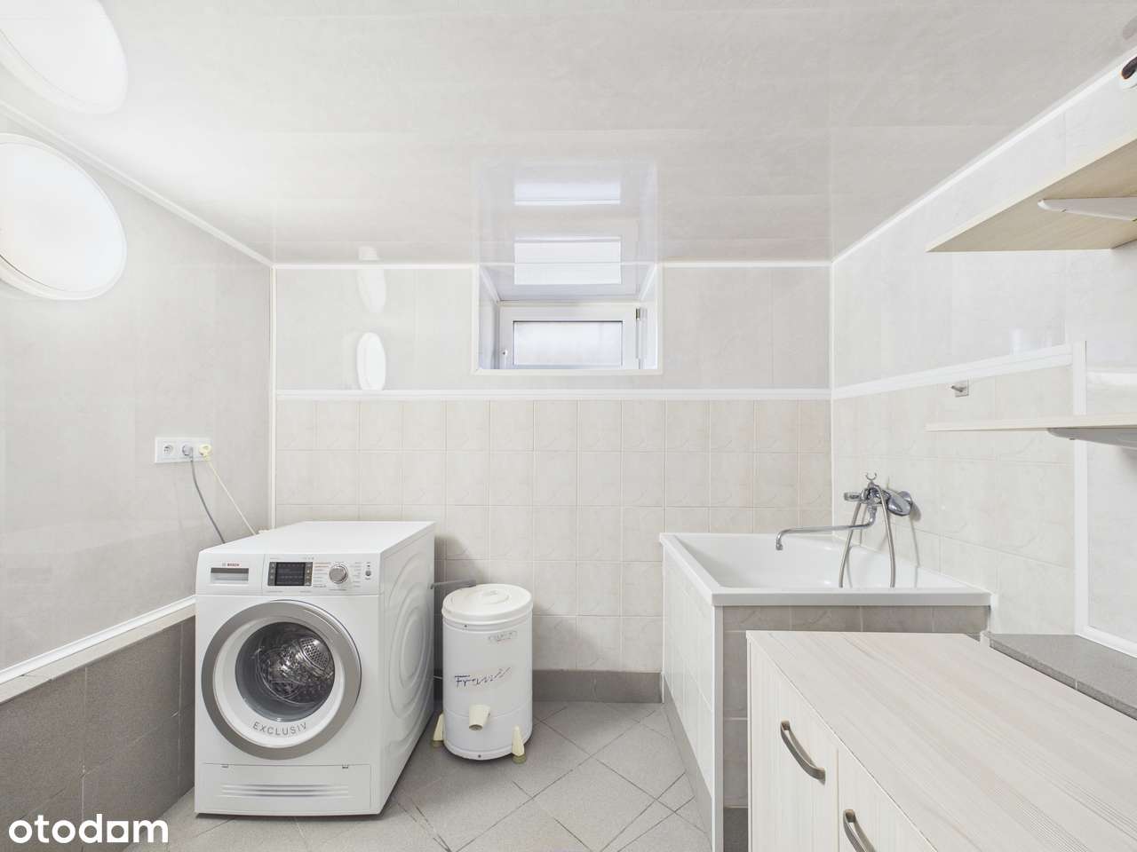 Piękna posiadłość z basenem, malownicza działka 1,5 ha.-10