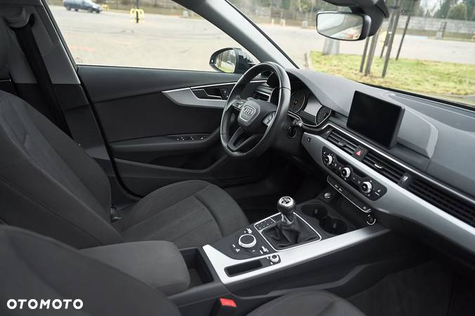 Audi A4 Avant 2.0 TDI ultra design - 28