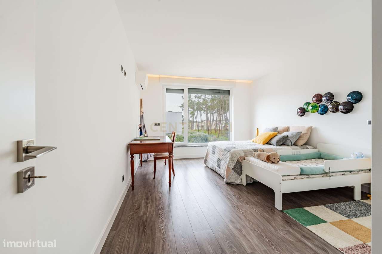 Moradia contemporânea na Aroeira | Luz natural, conforto e eficiência-42