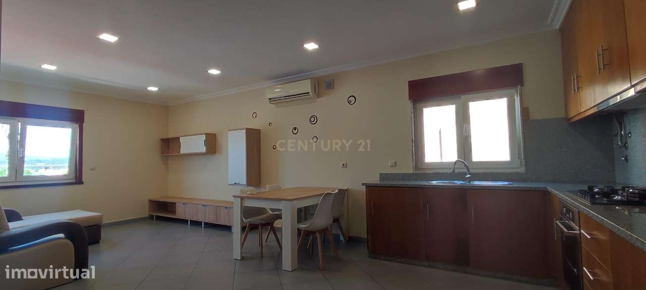 Apartamento T2 com Vista Panorâmica em Valença-11