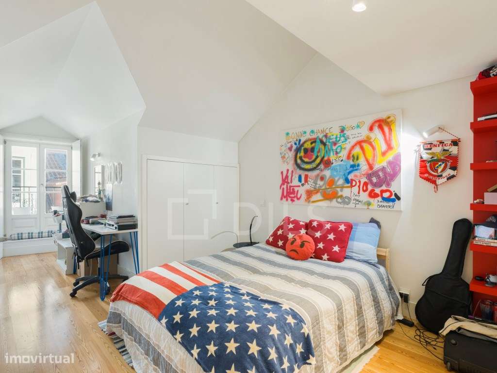 Apartamento T3 duplex com vista rio e garagem privativa, na Estrela...-7