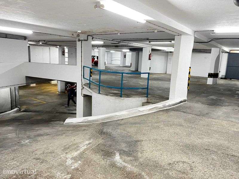 Garagem à venda na Avenida 5 de Outubro, 21 - Grande imagem: 4/10