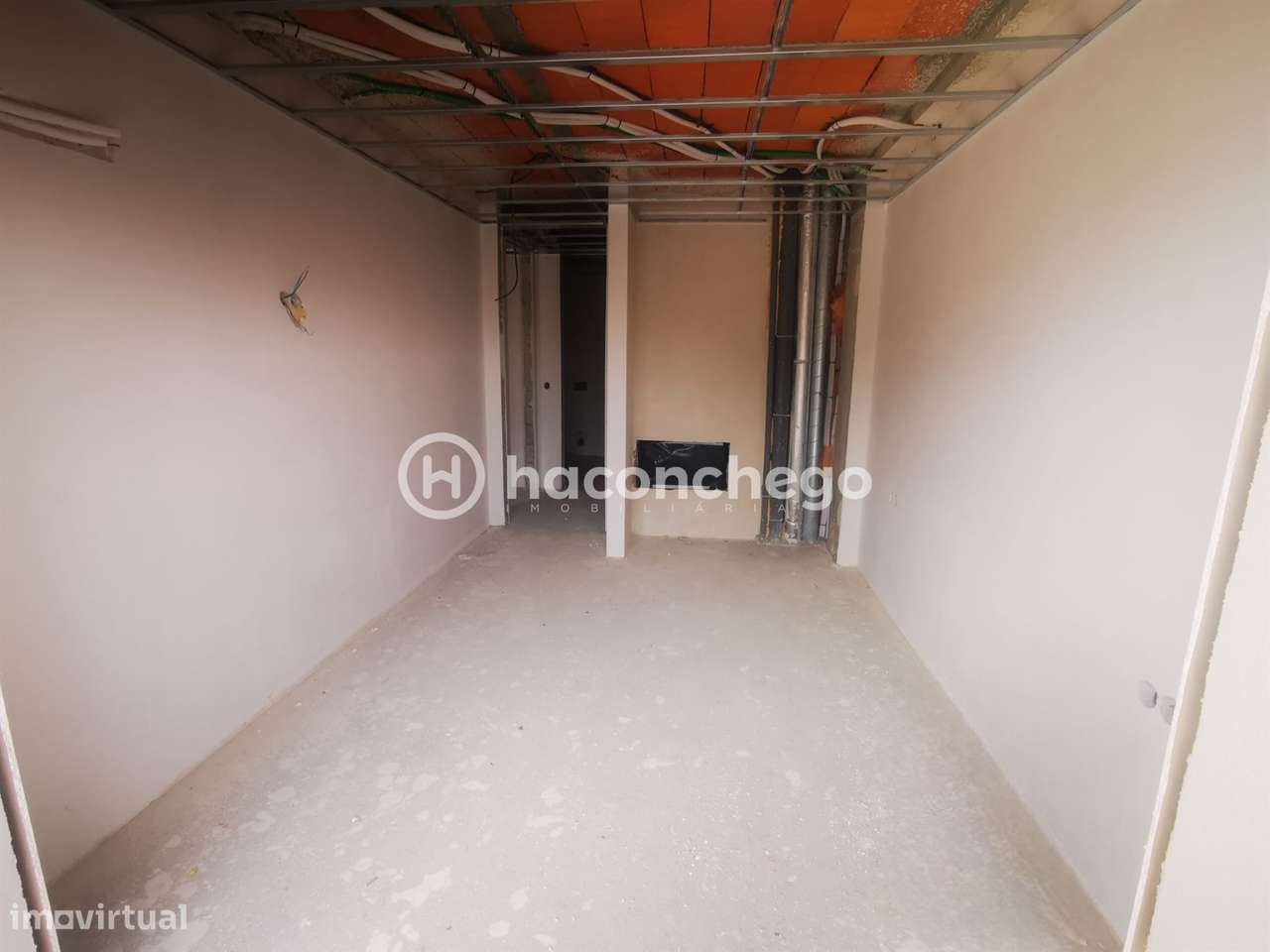Apartamento T2 com logradouro e garagem Galegos Santa Maria Barcelos-12