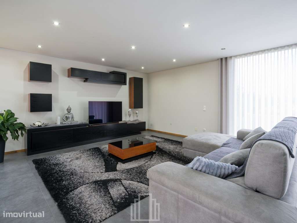 Moradia isolada T3 - Travanca, S.M. Feira - Grande imagem: 5/31