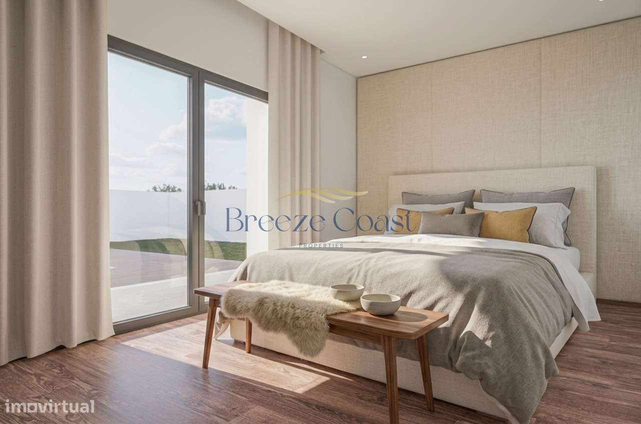 Moradia T3 com piscina privada a poucos minutos da praia-3
