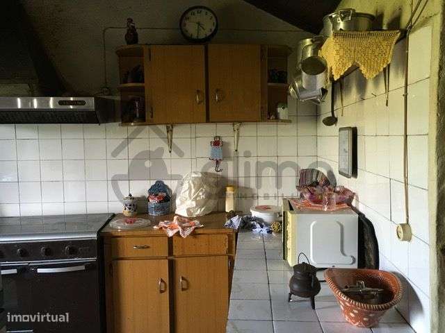 Casa com Terreno em Vilarinho de Cotas, Douro-9