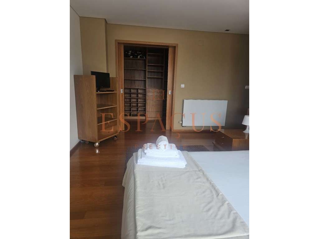 Moradia V4 com Vista Mar - Um Refúgio de Conforto e Elegância-41