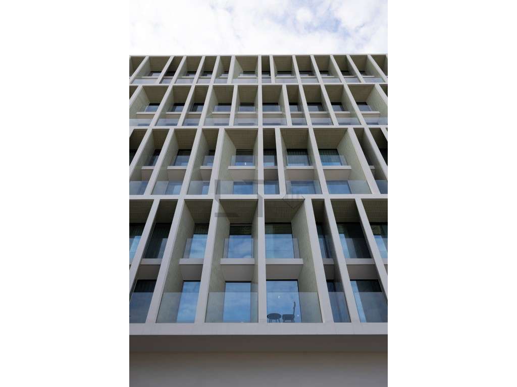 Apartamento Penthouse T4 Duplex com Terraço e Piscina Privativa par... - Grande imagem: 4/39