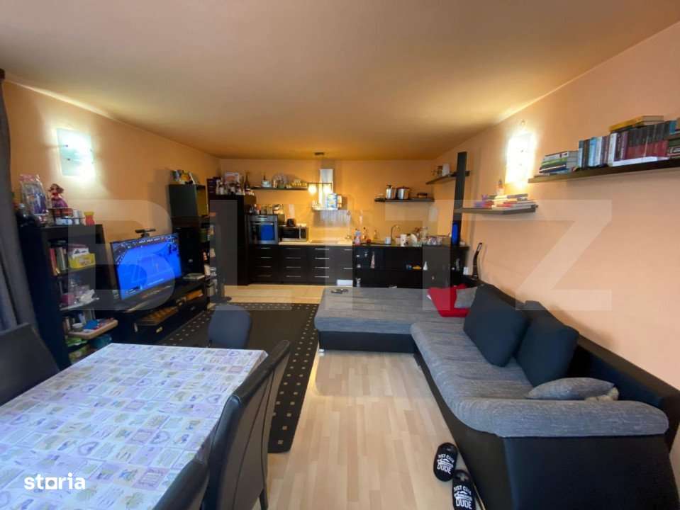 Casa de 284 mp, impartit in 3 apartamente, teren 503 mp, Grivitei Comi - Imagine principală: 2/17