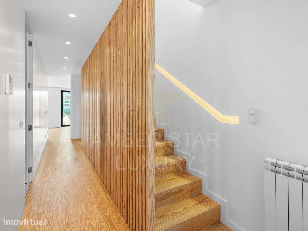 Moradia T4 com Jardim a 10 minutos da Praia-17