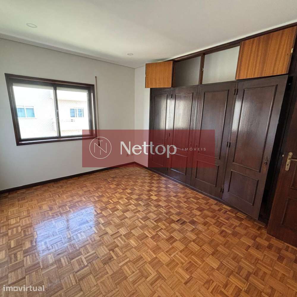 Apartamento T2 Totalmente Renovado no Centro de Vila do Conde-3