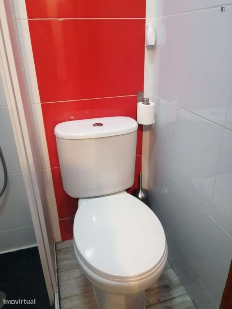 Quarto - localizado em Vila nova de gaia - Grande imagem: 3/8