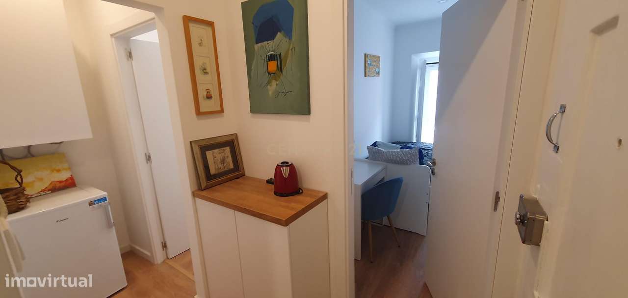 Prédio no Bairro Alto Remodelado com 3 Apartamentos e Loja, um Sonho p-49
