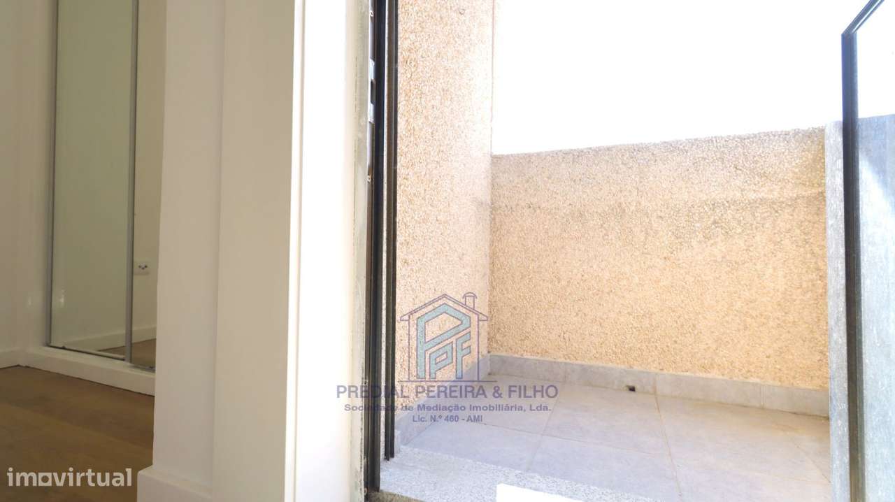 Apartamento T2 Remodelado - Rio Tinto | Centro - Junto ao Continente-23