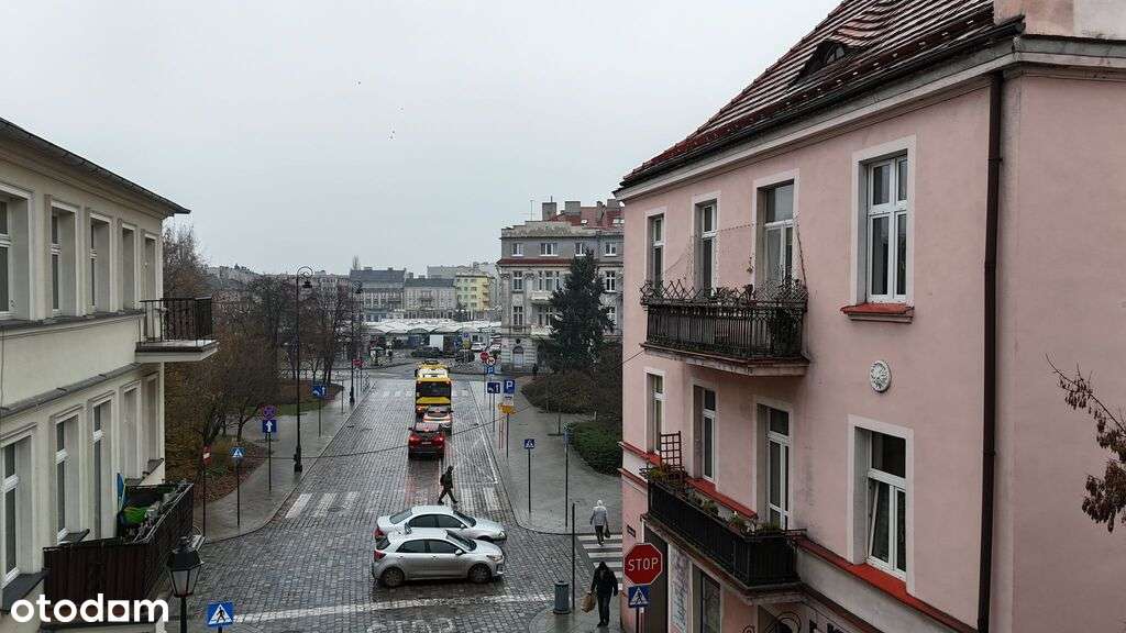 Piękna kamienica w sercu miasta-16