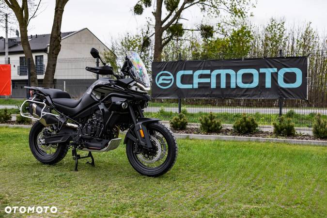 CFMoto MT - 1