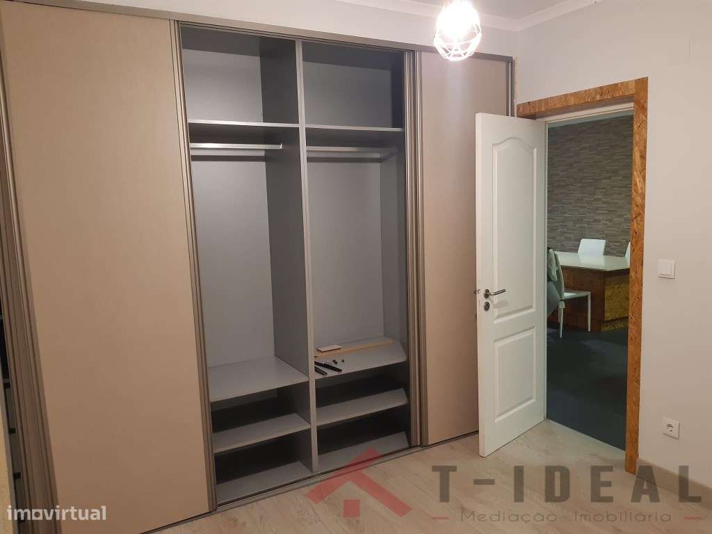 Moradia T3 Renovada com Espaço Exterior-11