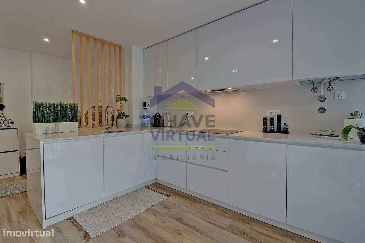 Excelente Apartamento T3 com Garagem - Centro Bombarral-12