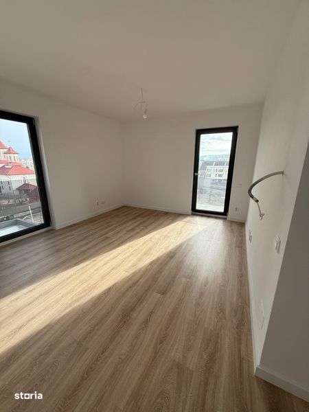 PF: Apartament nemobilat+garaj subteran de inchiriat - Imagine principală: 4/8