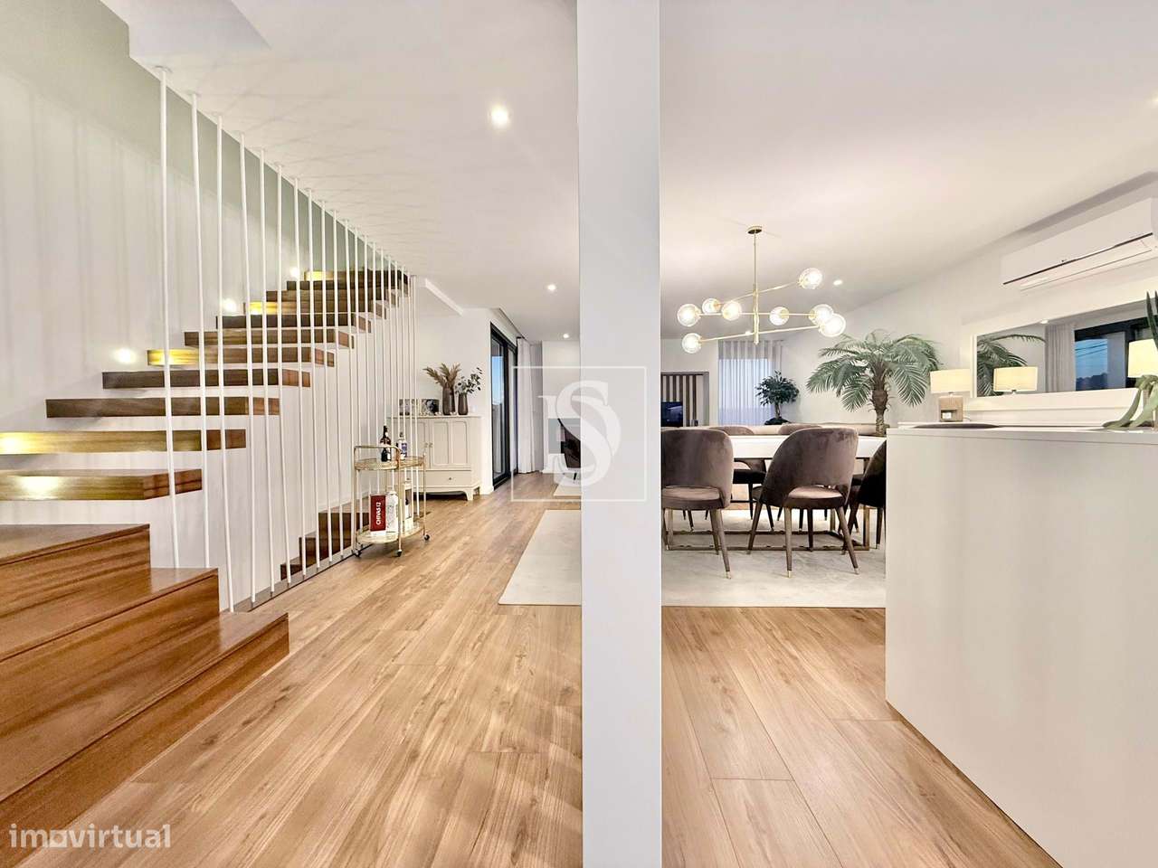 Moradia T3 Exclusiva — Sofisticação, Conforto e Elegância em cada deta - Grande imagem: 4/37