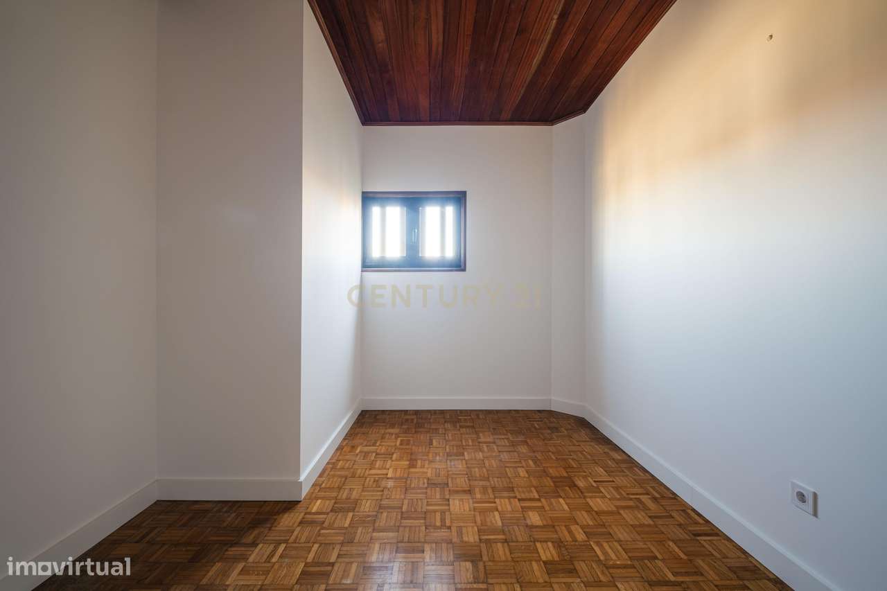 Moradia T2 com Vista Rio no coração da Afurada-32