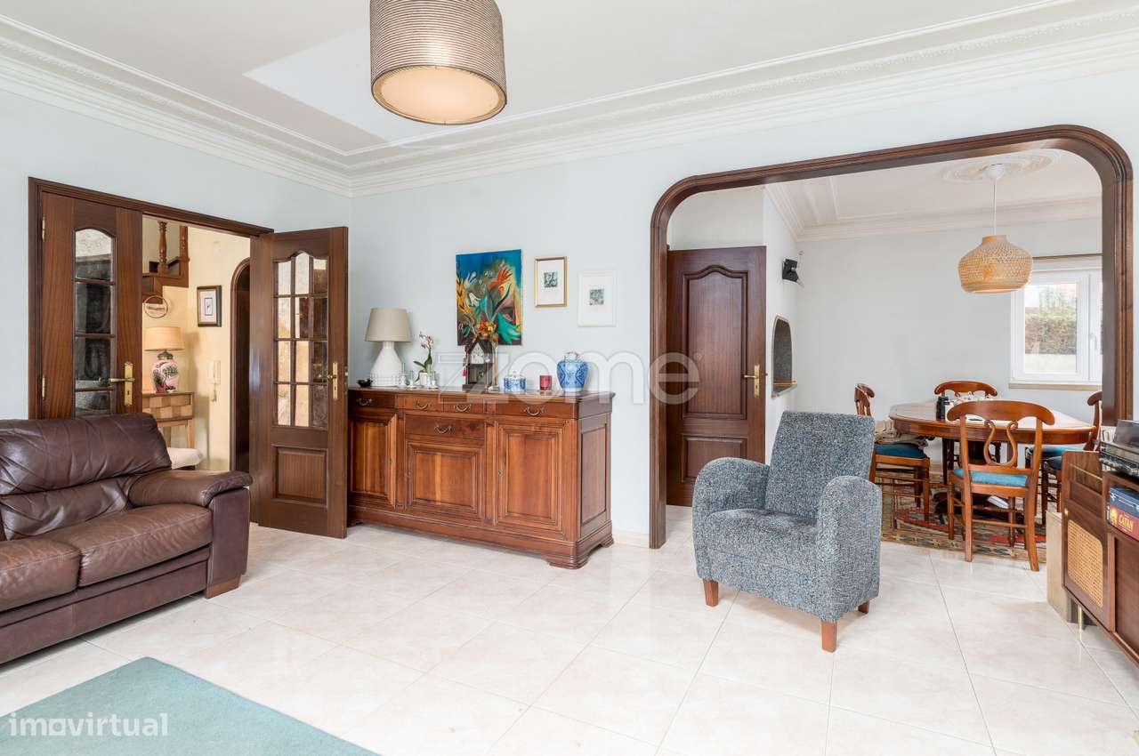 Moradia T4 isolada inserida num lote de 411 m², Parede - Murtal - Grande imagem: 5/41