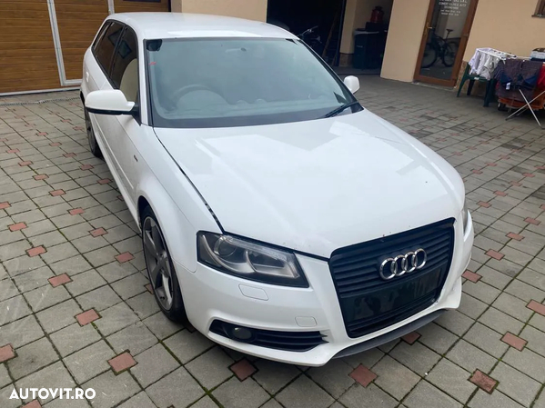 Dezmembrez audi a3 8p s  line 2011 2.0 tdi CFGB culoare LY9C CUTIE viteze manauala 6+1t  capacitate motor 2.0tdi - 5