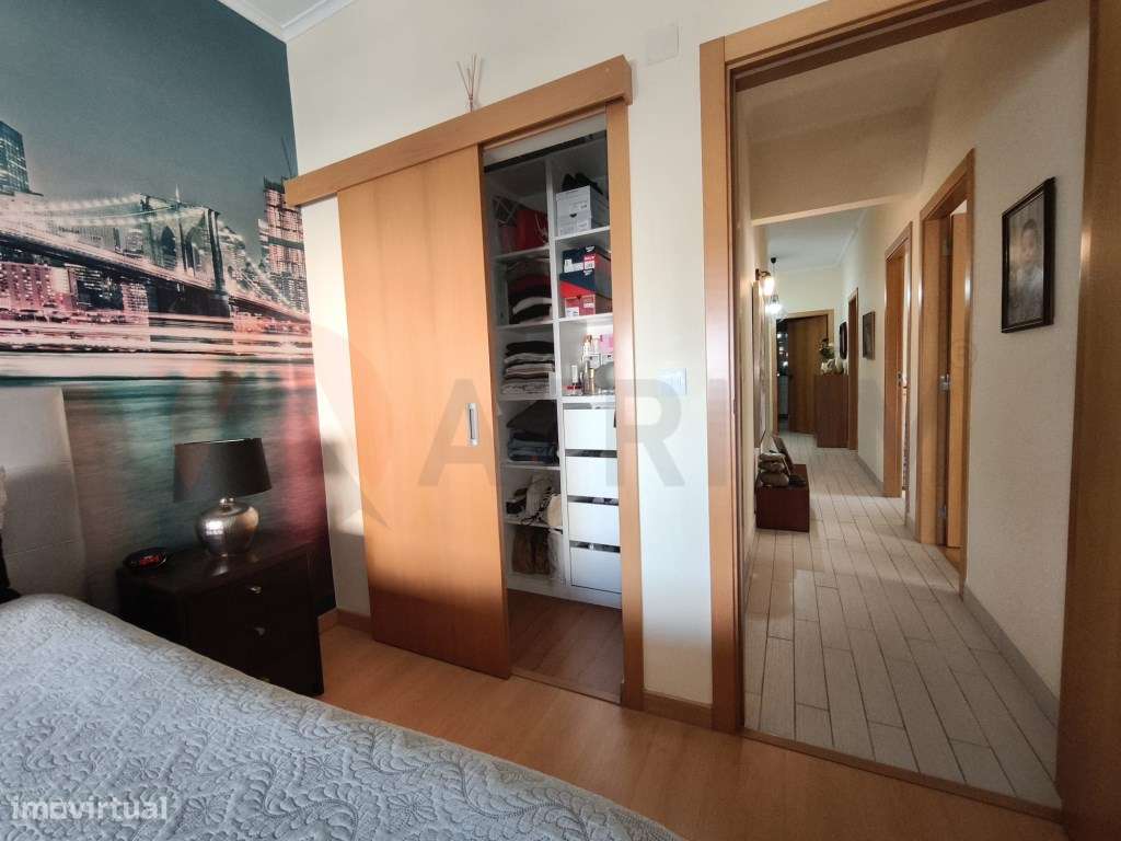 Apartamento T2 parcialmente remodelado em Setúbal (Monte Belo Sul)-13