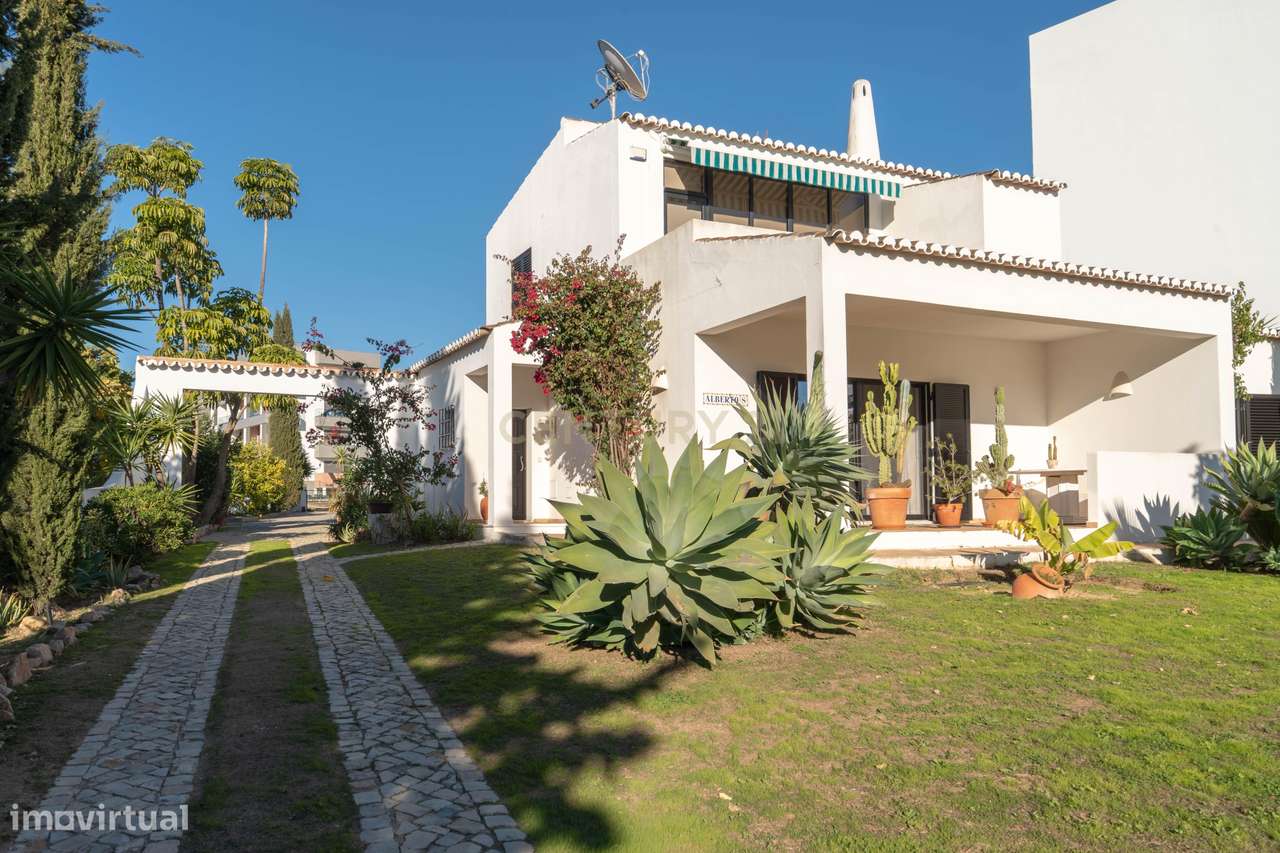 Oportunidade Rara: Moradia com Piscina e 3097m² de Terreno em Almancil-56