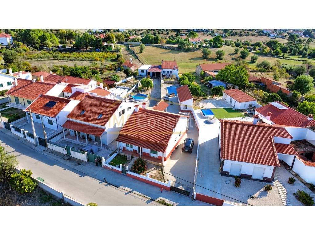 MORADIA T3 COM 2 ANEXOS| PISCINA| EXCELENTE LOCALIZAÇÃO E POTENCIAL...-33