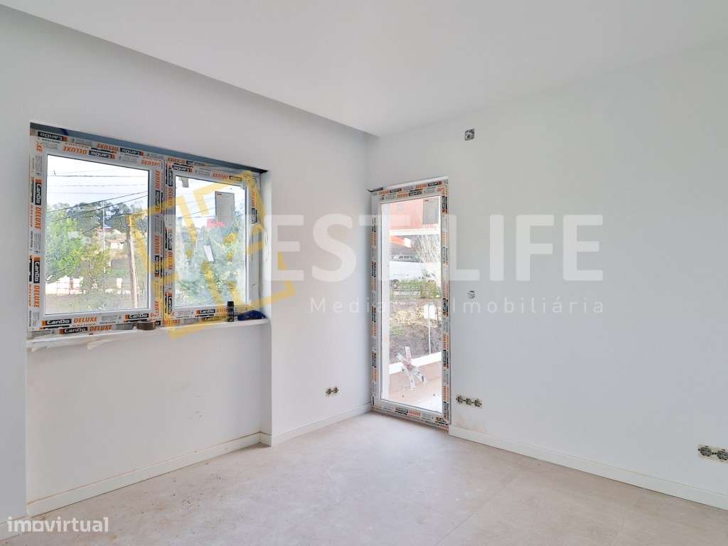 Moradia Independente T4 TOTALMENTE RENOVADA - Terraço e Logradouro ...-9