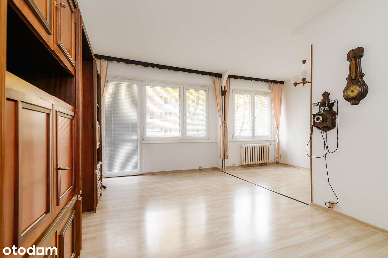 3 pokoje | 1 piętro | dwustronne |po remoncie klatki  | blisko centrum-2