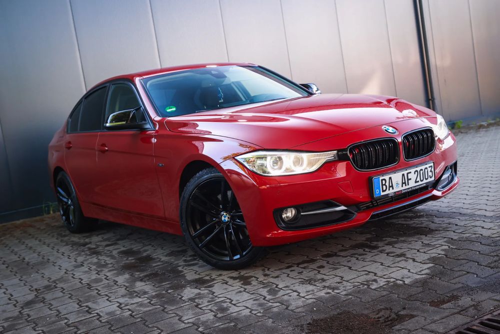 BMW 3 Series F30/F31 320d DPF Edition Sport 2012