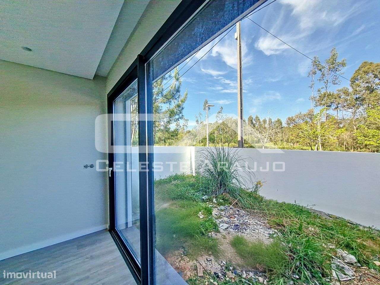 Moradia T3+1 Nova em Espinho-46